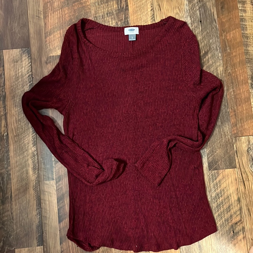 Woman’s long sleeve thin sweater